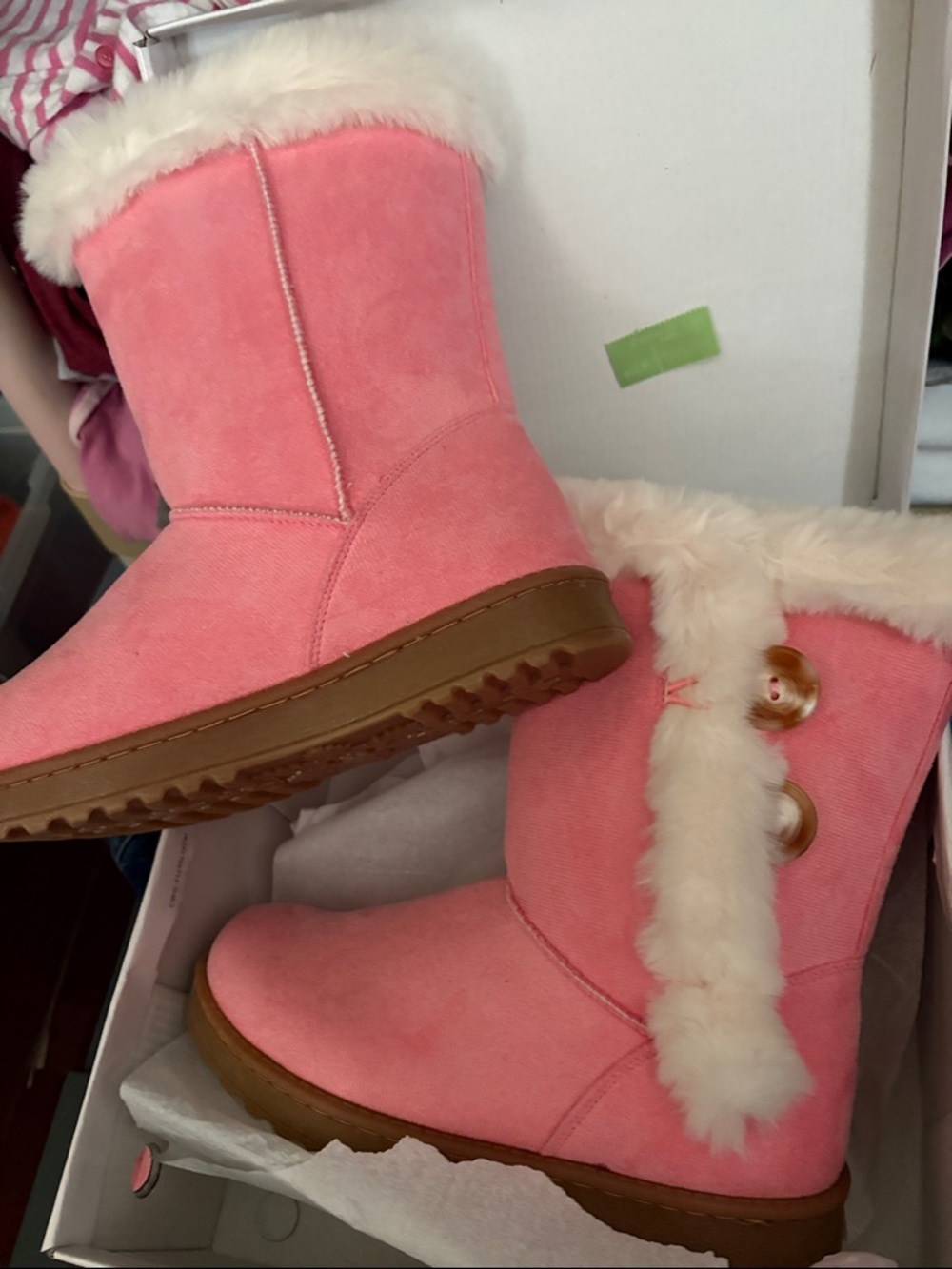 NIB-8.5 Women Pink Snow Boots 
UGG LIKE -2 Button fleece Trim 
Anti-slipped sole